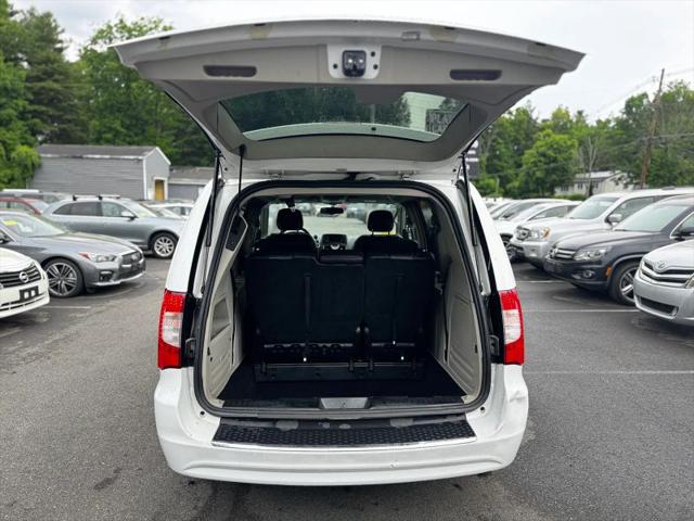 2015 Chrysler Town & Country Touring