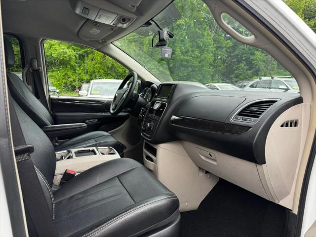 2015 Chrysler Town & Country Touring