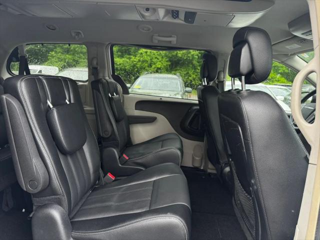 2015 Chrysler Town & Country Touring