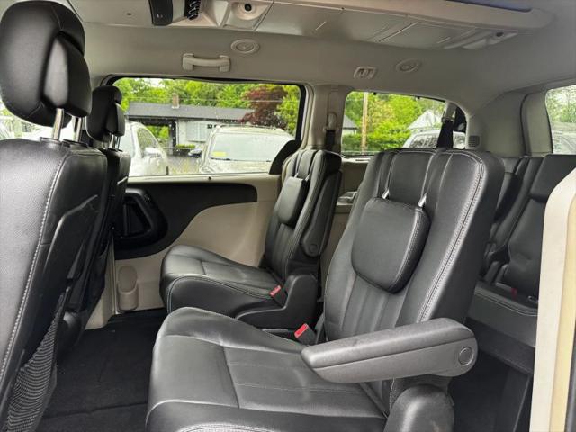 2015 Chrysler Town & Country Touring