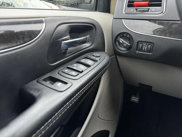 2015 Chrysler Town & Country Touring