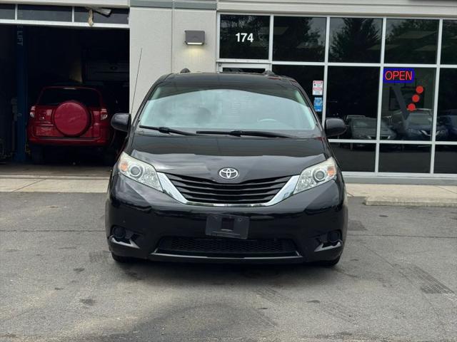 2014 Toyota Sienna LE 7 Passenger