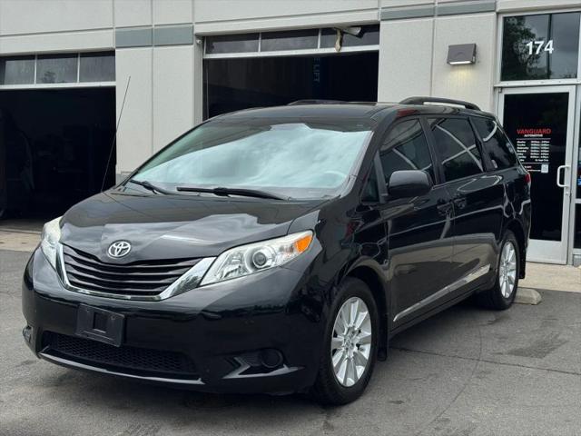 2014 Toyota Sienna LE 7 Passenger
