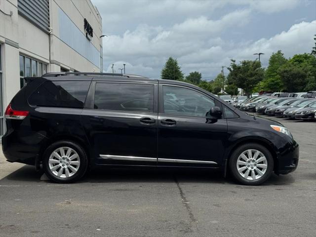 2014 Toyota Sienna LE 7 Passenger