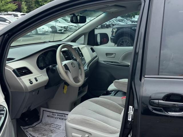 2014 Toyota Sienna LE 7 Passenger
