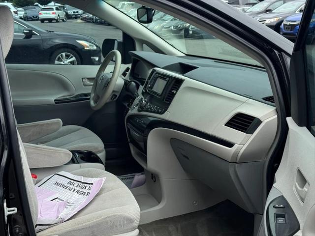2014 Toyota Sienna LE 7 Passenger