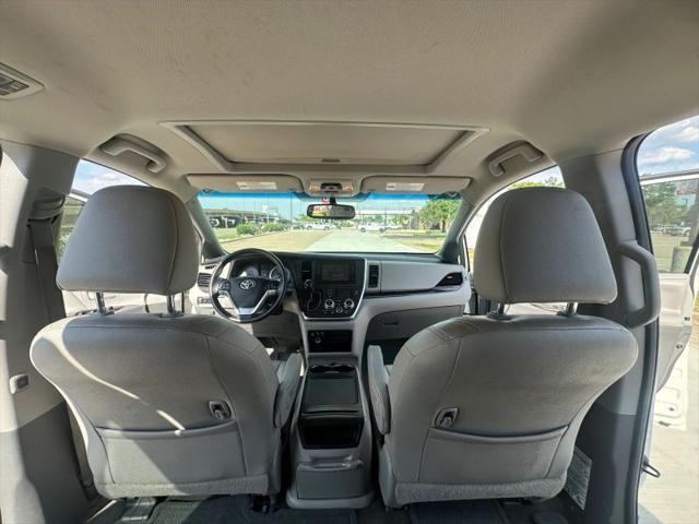 2015 Toyota Sienna XLE 8 Passenger