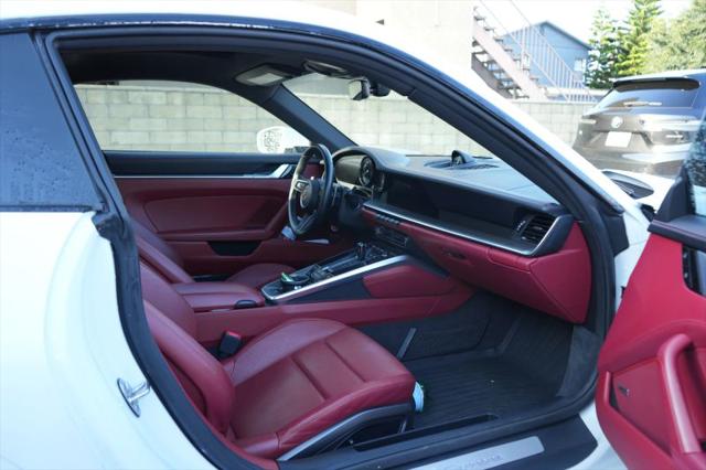 2021 Porsche 911 Carrera