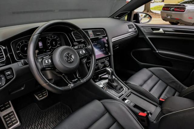 2019 Volkswagen Golf R 2.0T w/DCC & Navigation