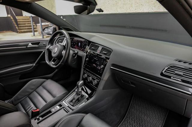 2019 Volkswagen Golf R 2.0T w/DCC & Navigation