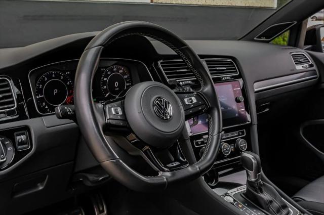 2019 Volkswagen Golf R 2.0T w/DCC & Navigation