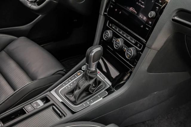 2019 Volkswagen Golf R 2.0T w/DCC & Navigation