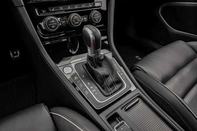 2019 Volkswagen Golf R 2.0T w/DCC & Navigation