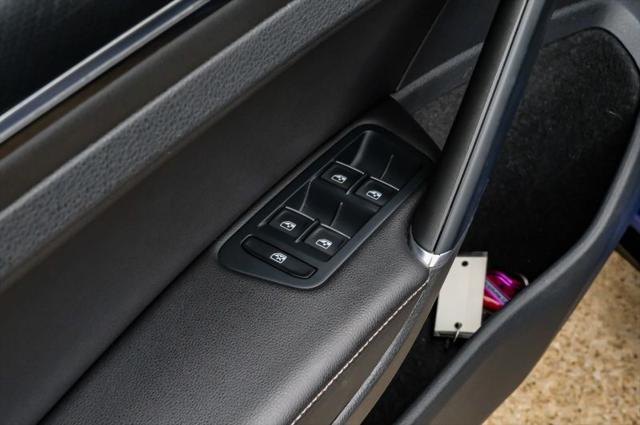 2019 Volkswagen Golf R 2.0T w/DCC & Navigation