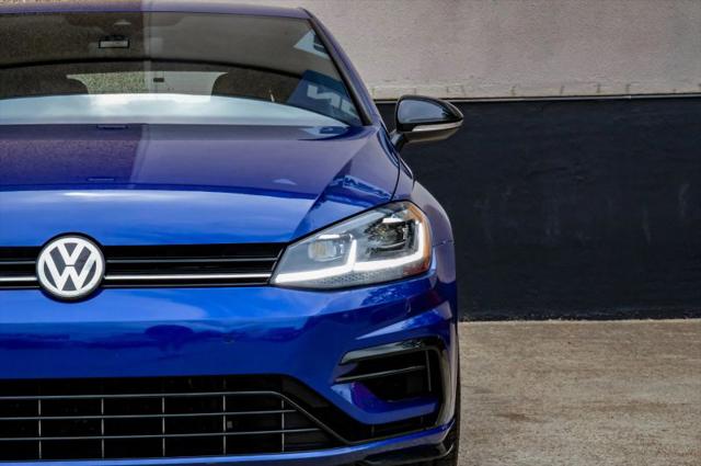 2019 Volkswagen Golf R 2.0T w/DCC & Navigation