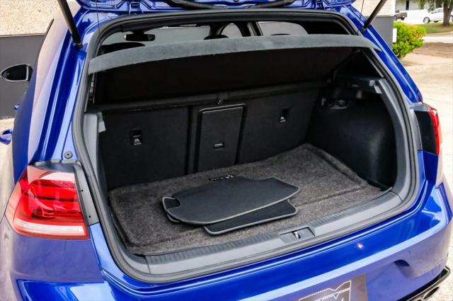 2019 Volkswagen Golf R 2.0T w/DCC & Navigation