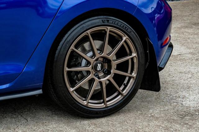2019 Volkswagen Golf R 2.0T w/DCC & Navigation