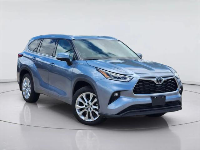 2023 Toyota Highlander Limited for sale in League City, TX
