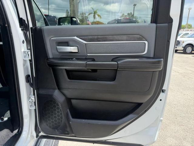 2022 Ram 3500 Big Horn Crew Cab 4x4 8' Box