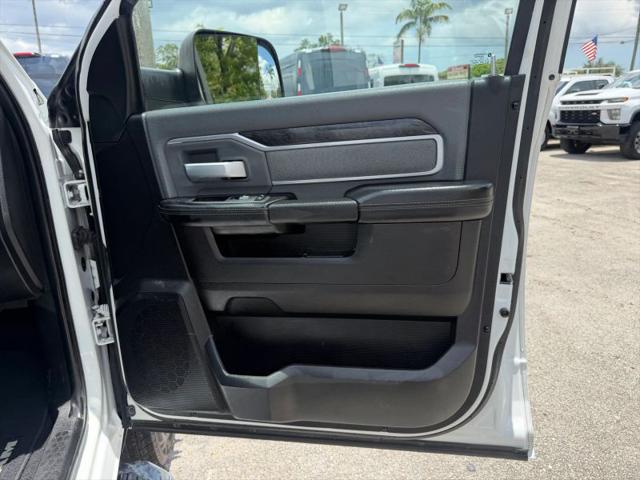 2022 Ram 3500 Big Horn Crew Cab 4x4 8' Box