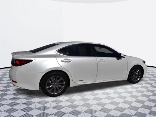 2016 Lexus ES 300h 300h