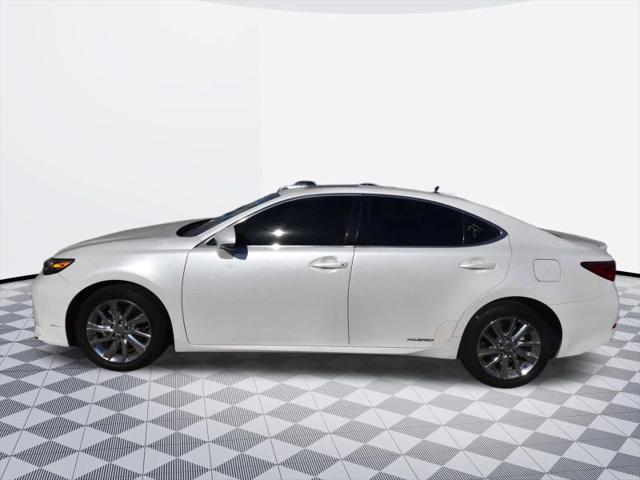 2016 Lexus ES 300h 300h