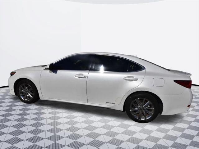 2016 Lexus ES 300h 300h