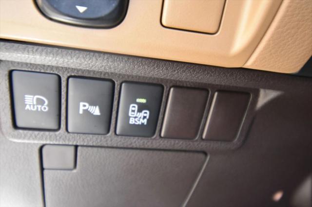 2016 Lexus ES 300h 300h