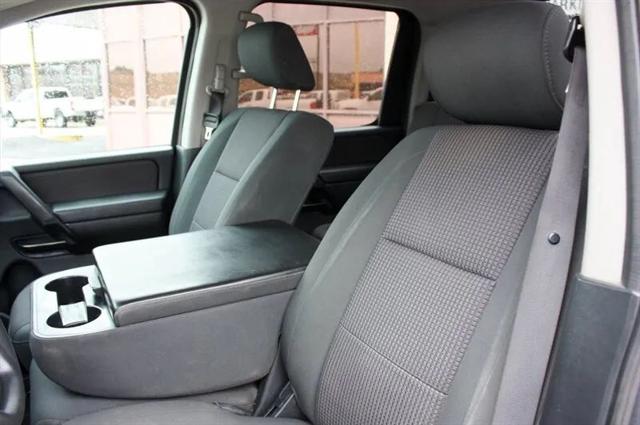 2013 Nissan Titan SV