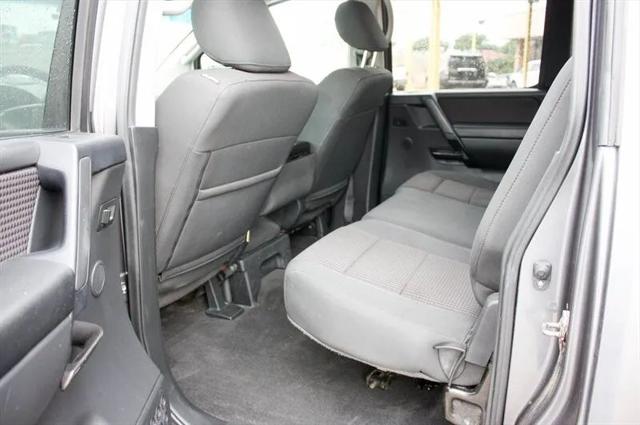 2013 Nissan Titan SV