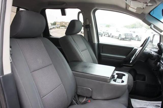 2013 Nissan Titan SV