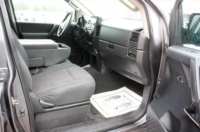 2013 Nissan Titan SV