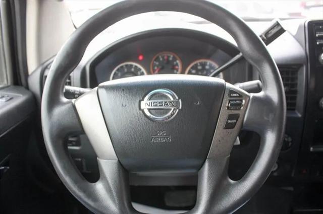 2013 Nissan Titan SV