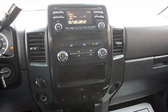 2013 Nissan Titan SV