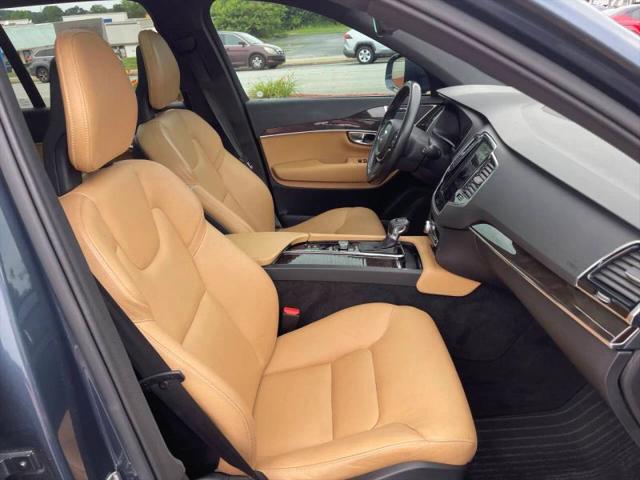 2018 Volvo XC90 T6 Momentum