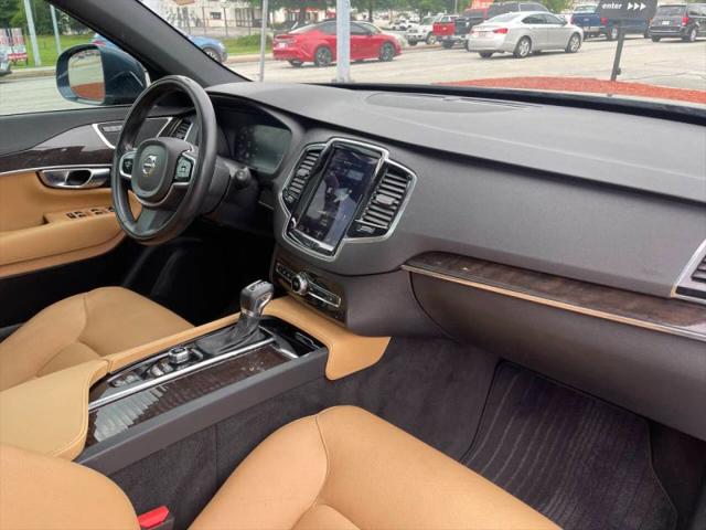2018 Volvo XC90 T6 Momentum
