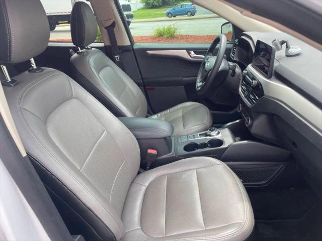 2020 Ford Escape SE