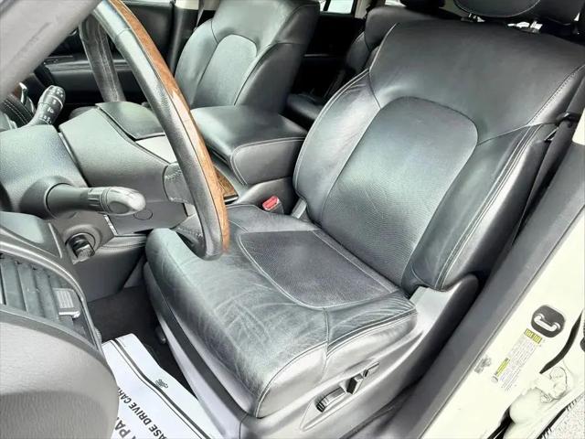 2016 INFINITI QX80 Standard