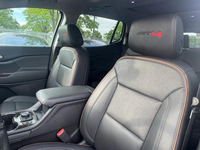 2023 GMC Acadia AWD AT4