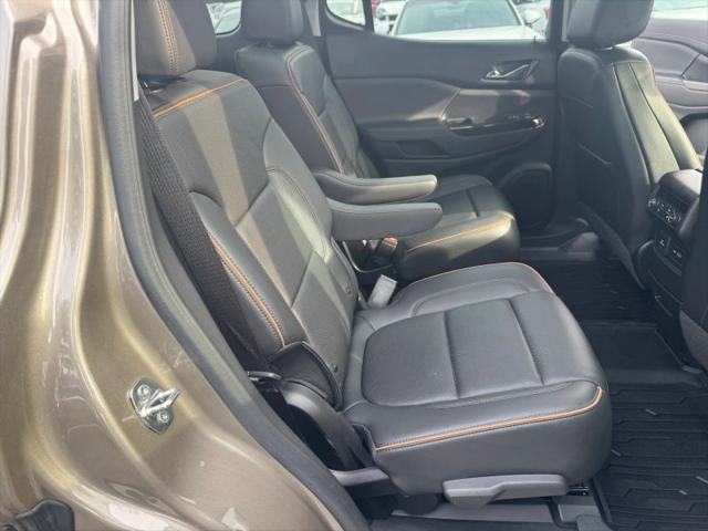 2023 GMC Acadia AWD AT4