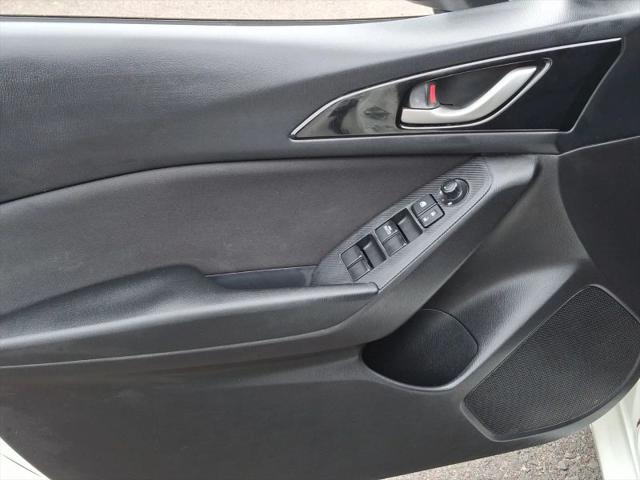 2015 Mazda Mazda3 i Sport