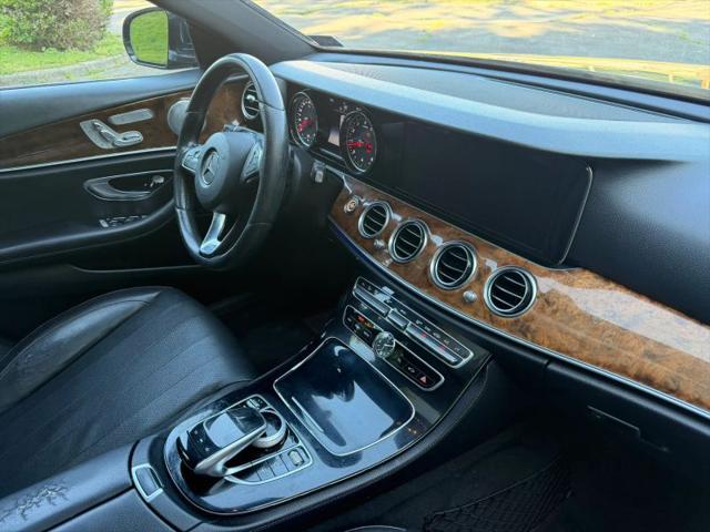 2017 Mercedes-Benz E-CLASS E 300 E 300