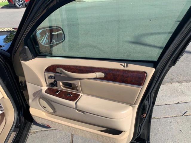 2006 Lincoln Town Car Designer Series