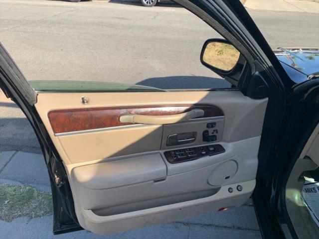 2006 Lincoln Town Car Designer Series