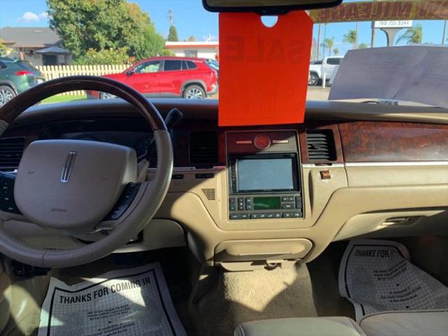 2006 Lincoln Town Car Designer Series