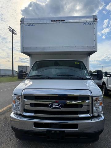 2027 Ford E-Series Cutaway E-450