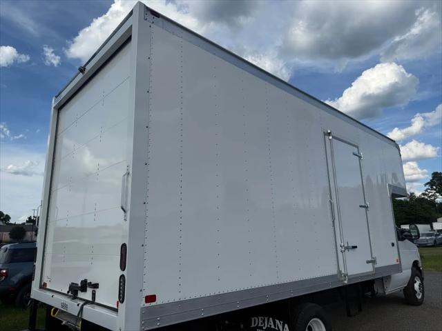 2027 Ford E-Series Cutaway E-450