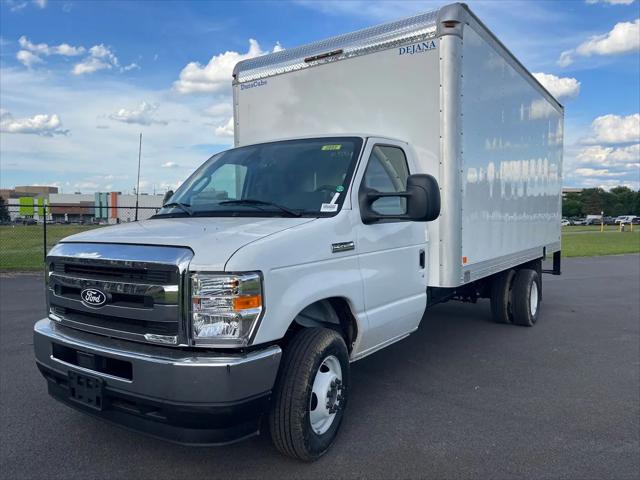 2027 Ford E-Series Cutaway E-450
