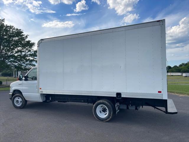 2027 Ford E-Series Cutaway E-450
