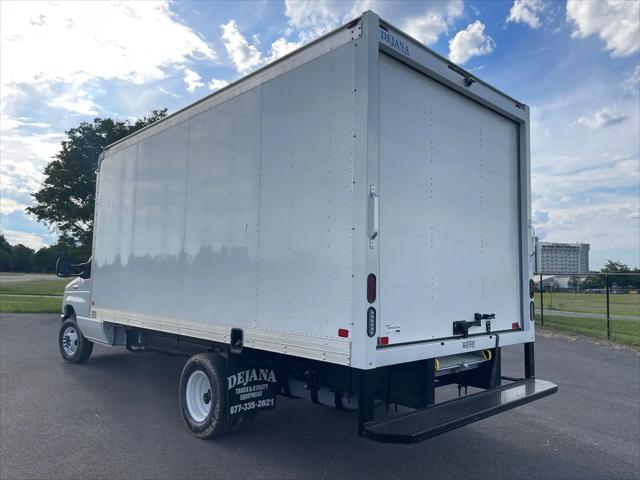 2027 Ford E-Series Cutaway E-450